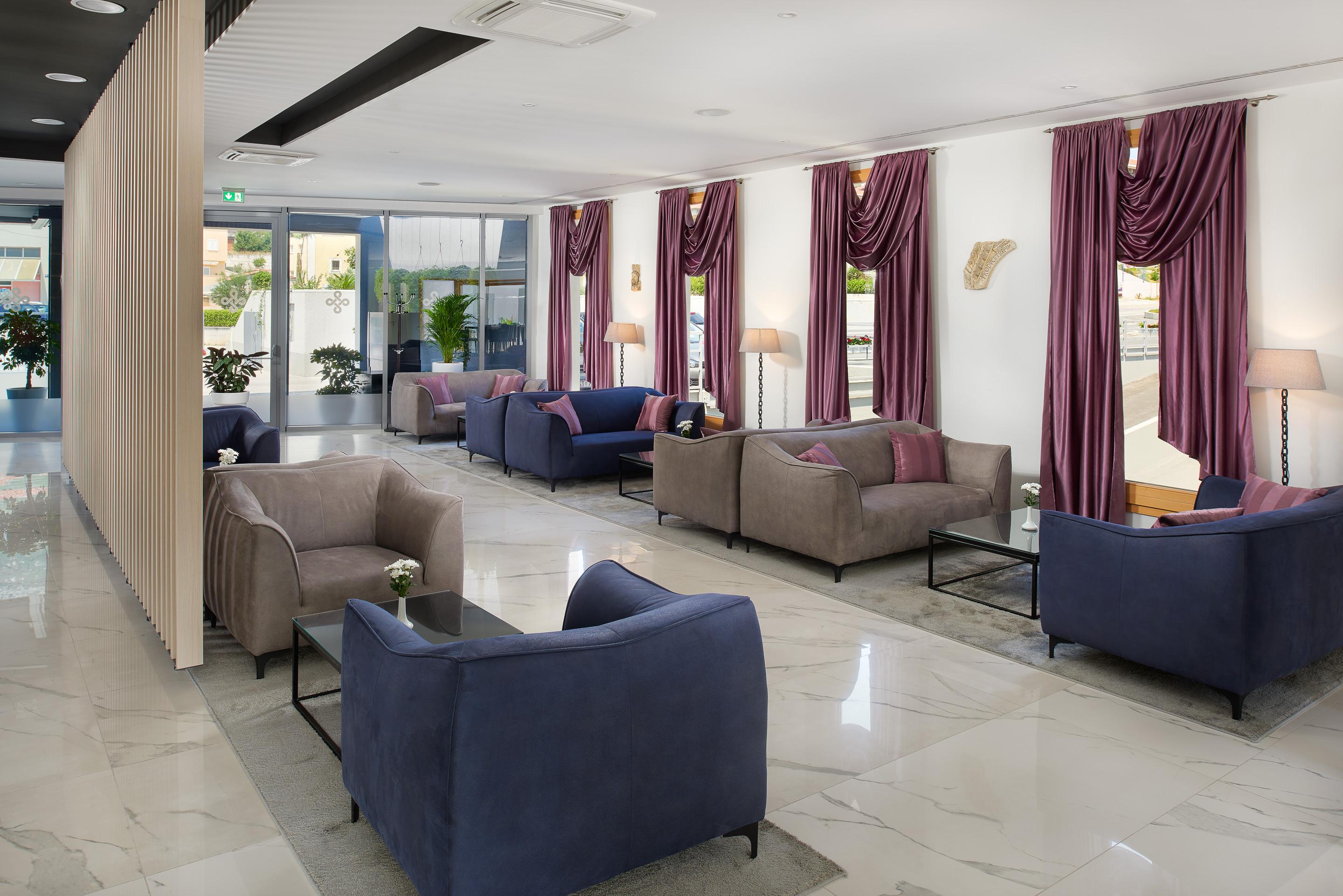 Palace 4*