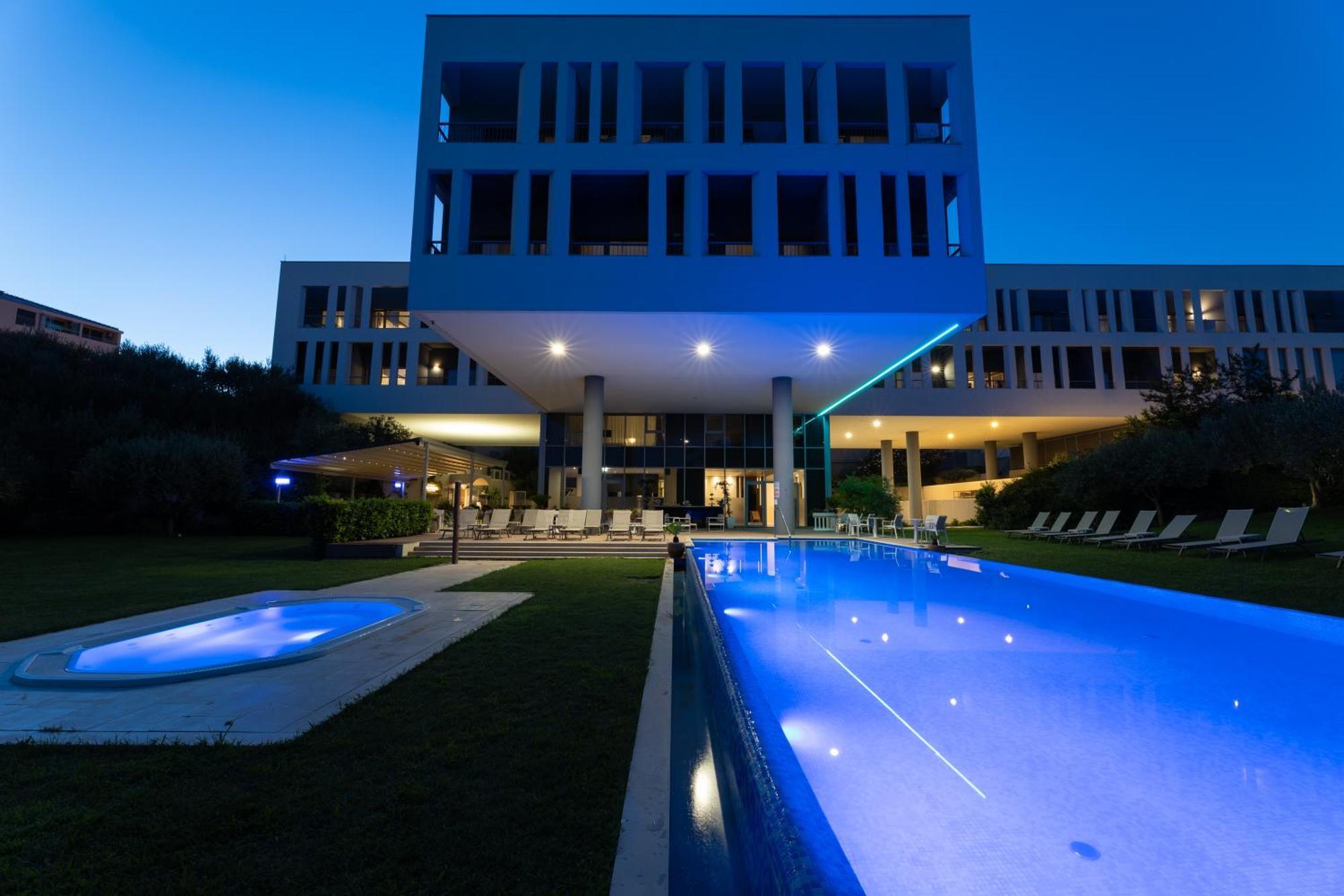 Palace 4*